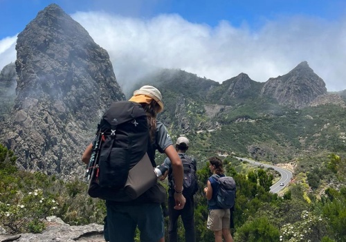 Pieszo przez Wyspy Kanaryjskie: ambitny projekt edukacyjny GR 131 powraca w 2026 roku