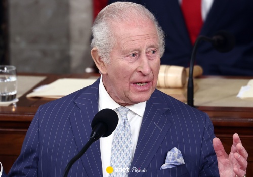 Historyczne przemówienie króla Karola III. Monarcha wspomniał swoją zmarłą matkę