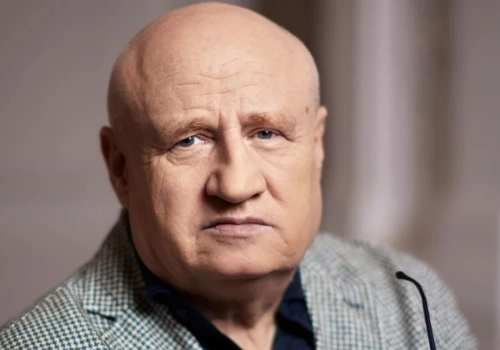 Autor bestsellerowych thrillerów odwiedzi dziś Chojnice