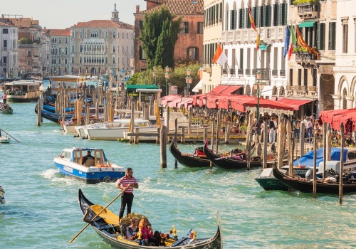 Amerykańskie turystki mają kłopoty. Wypuściły do morza homary z restauracji, grozi im kara