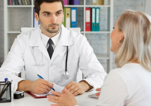 Coraz więcej zwolnień lekarskich. Polacy chorują częściej i dłużej