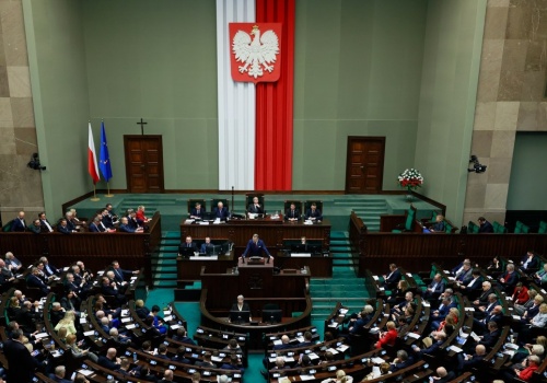 Rośnie różnica między liderem i PiS. Nowy sondaż partyjny, są zaskoczenia