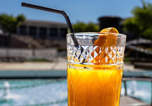 Polizał słomkę z dystrybutora. Grożą mu dwa lata więzienia