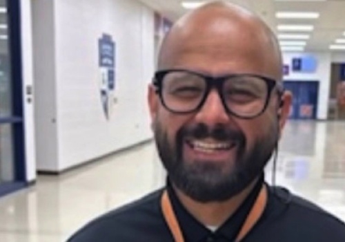 Ochroniarz z Buffalo Grove High School uznany za bohatera. Zmarł po tym, jak uratował uczniów przed wypadkiem