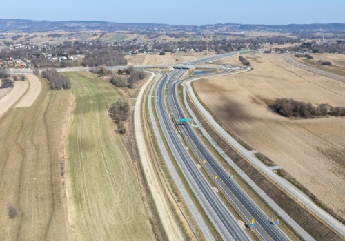 Pusta droga ekspresowa w Polsce. Budowa za miliardy, a mało kto jeździ