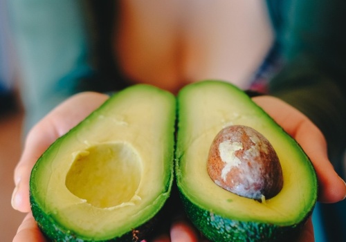Z twardego awokado nic nie zrobisz. Mam sposób na to, by zmiękło w 2 minuty