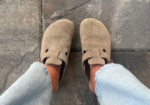 Klapki z Sinsay o wyglądzie Birkenstock Boston? Ta skórzana para za 79 zł to raj dla stóp