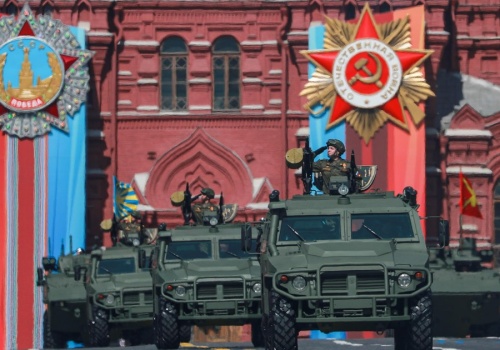 Koniec militarnego spektaklu Putina? Kreml nagle wycofuje czołgi z parady. Kulisy decyzji są wymowne