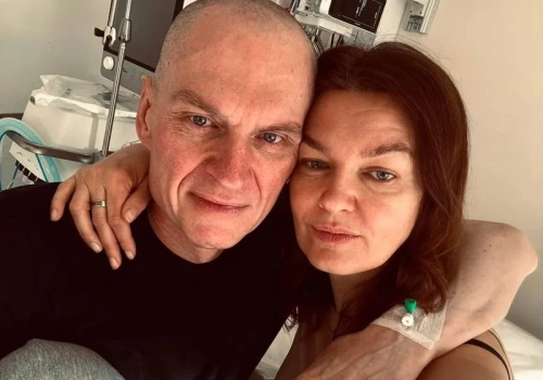 Andrzej Poczobut w szpitalu. Jest przy nim żona