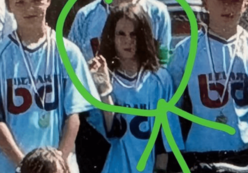 Nie zgadniecie, kim jest chłopiec ze zdjęcia. To gwiazda 