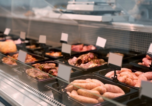 Najgorsze produkty na grilla, jakie możesz kupić. Rujnujesz zdrowie