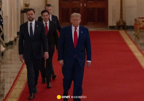 Polityczne igrzyska czas start. Trump rozgrywa dwóch współpracowników przeciwko sobie. Zwycięzca weźmie wszystko  — w tym Biały Dom