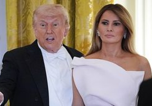 Melania Trump skarciła męża na balkonie Białego Domu. Wiadomo, co powiedziała: 