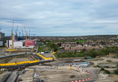 Londyn dramatycznie potrzebuje mieszkań dla rodzin, a deweloperzy i rząd budują kawalerki