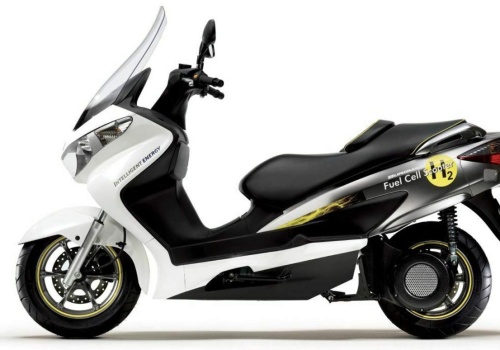 Toyota patentuje praktyczne rozwiązania napędu wodorowego dla motocykli i skuterów