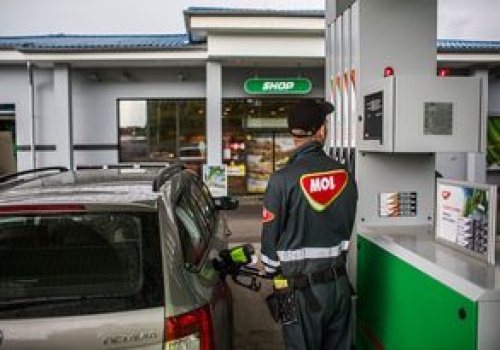 Węgry i Słowacja na celowniku Brukseli. Poszło o ceny paliw