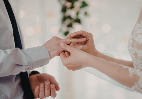 Koperta na wesele to nie wszystko. Goście wydadzą nawet 2 tys. złotych więcej, mogą się zdziwić