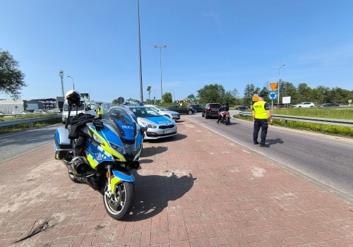 Uciekał przed kontrolą, by „napić się piwa” na oczach policjantów. 33-latek zatrzymany przez otwockich policjantów