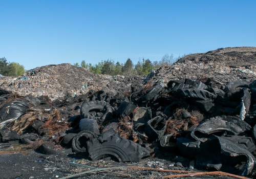 Rozpoczął się proces urzędniczek oskarżonych ws. składowiska odpadów