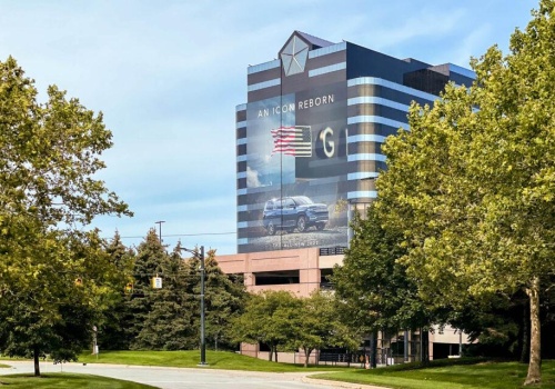 Problemy w centrali Stellantis. Pracownicy skarżą się na zdrowie po powrocie do biur