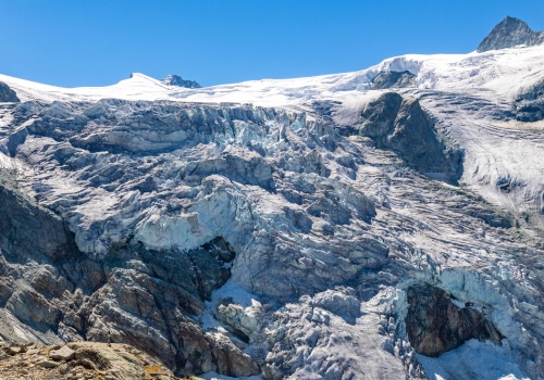 Alarmujący raport na temat europejskich lodowców. Wyparowały gigatony lodu