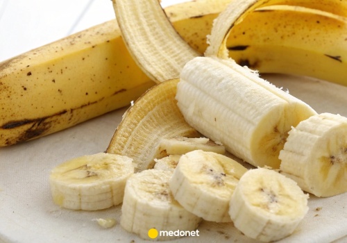 Co dzieje się z jelitami, gdy jesz banany codziennie? Takie są skutki