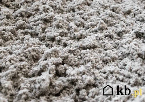 To ocieplenie poddasza bije wełnę i piankę PUR? Sprawdź hit z recyklingu