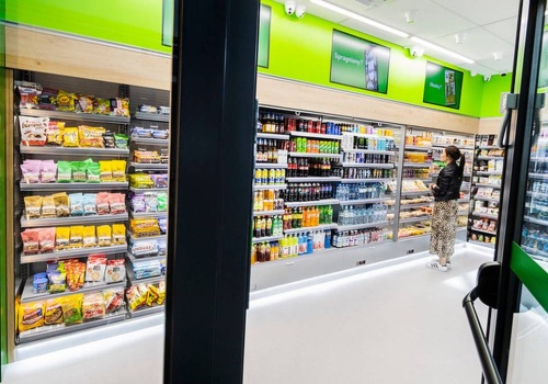 Skontrolowali setki etykiet cenowych. Trzy znane sieci sklepów pod lupą UOKiK