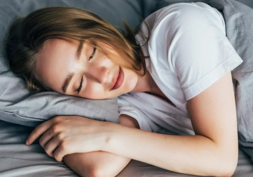 Za krótki i za długi sen może szkodzić mózgowi. Naukowcy wskazali bezpieczną granicę