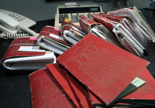 Wciąż ma ją prawie milion Polaków. Dokument z PRL może zapewnić spore pieniądze