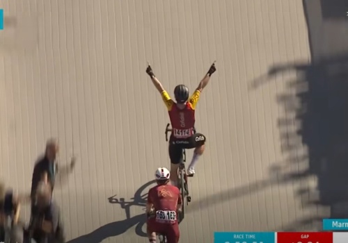 Polak trzy lata czekał na ten moment. Pokonał chorobę i rywali