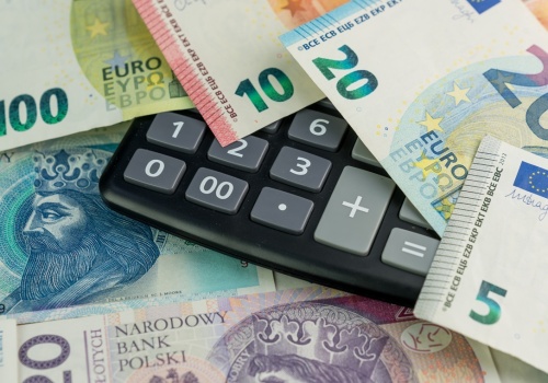 W UE miliardy na walkę z drożyzną. Rząd Tuska pomaga skromnie