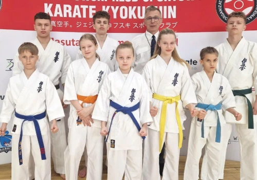 10 medali nyskich karateków