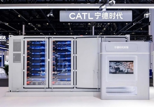 CATL dostał zamówienie na 60 GWh ogniw Na-ion do magazynów energii. W tym sektorze w 2025 r. cała Europa kupiła 39 GWh