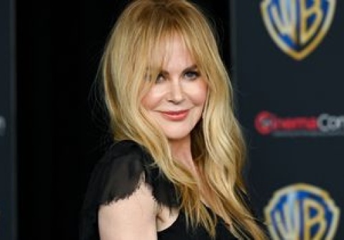 Gdy stanęła tyłem, zrobiła furorę. Wszyscy i tak patrzyli na jej palce