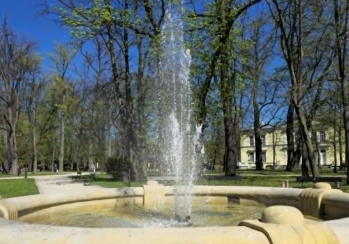 Jelenia Góra uruchamia fontanny. Osiem instalacji gotowych na sezon.