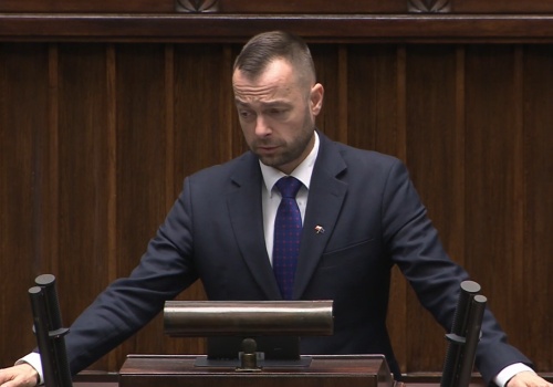 Romowicz twardo zapowiada głosowanie za odwołaniem Hennig-Kloski