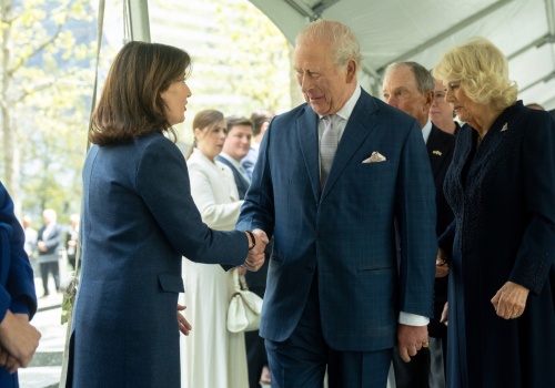 Karol III złożył hołd ofiarom zamachów z 11 września i spotkał się z ich rodzinami