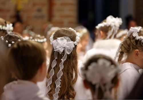 Chrzestna obiecała kupić Dysona na komunię. 