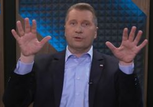 Czarnek aż westchnął po pytaniu o panele. 