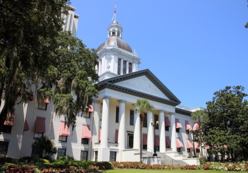 Legislatura Florydy zatwierdziła projekt nowych okręgów kongresowych. W grze 4 miejsca w Izbie