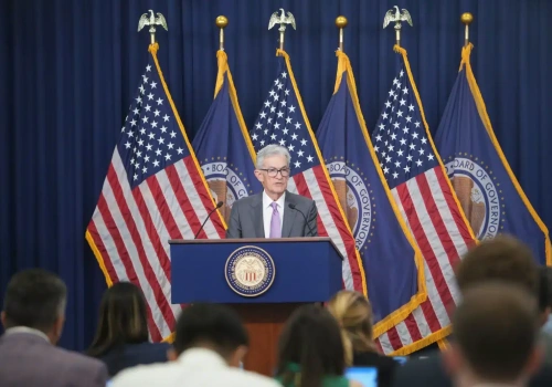 Ostatnie posiedzenie Powella i rosnące napięcia na rynku ropy