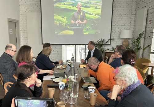 Szymon Marciniak pokazuje „czerwoną kartkę” dezinformacji. Branża drobiarska ostrzega też przed Mercosur i grypą ptaków