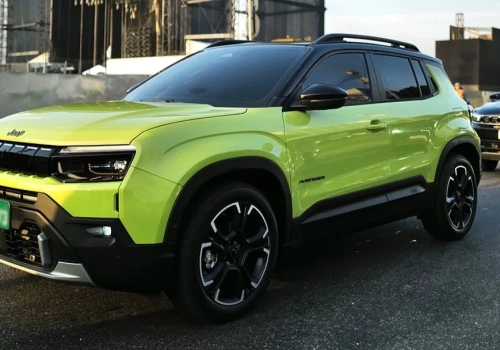 Oto nowy Jeep Avenger. Limonka spadła na drogę