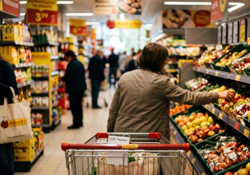 Czy Biedronka jest otwarta 2 maja? Godziny otwarcia Biedronki 2 maja 2026