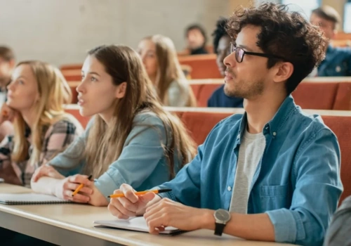 Najlepsze studia podyplomowe 2026. Ranking według Google Trends!