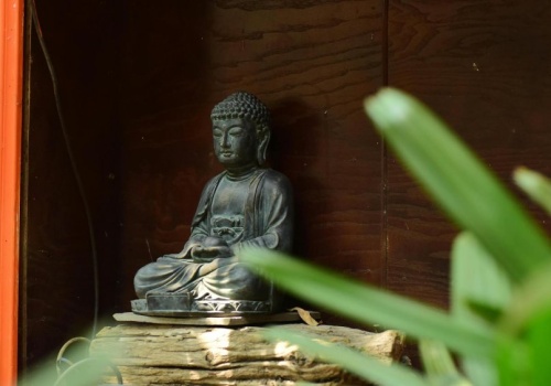 Religia buddyjska w polskich szkołach. Decyzja MEN wywołała burzę wśród rodziców