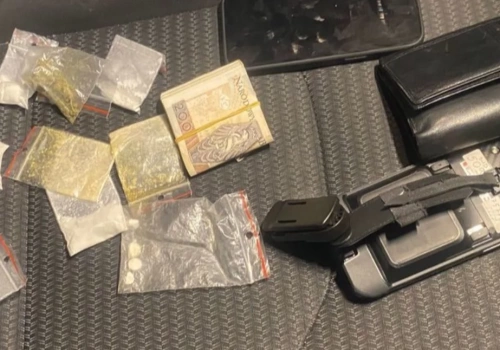 50-latek zatrzymany z narkotykami. Ponad 120 porcji zabezpieczonych