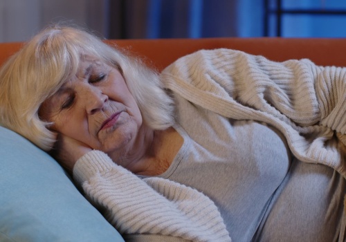 Może świadczyć o chorobach przewlekłych albo bólu. Sen w ciągu dnia to sygnał