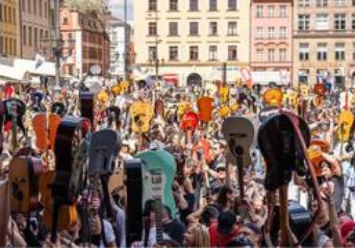 Wrocław znów spróbuje pobić Gitarowy Rekord Świata! Sprawdź, co będzie się działo 1 maja na Rynku
